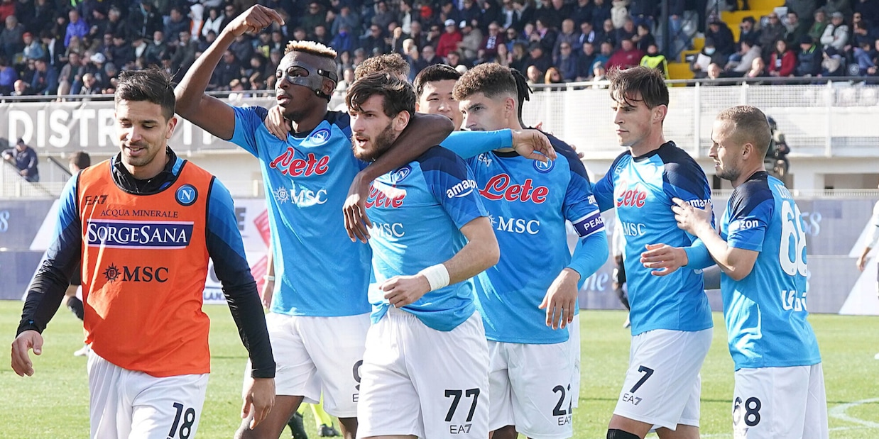 Il Napoli dei tutti per uno