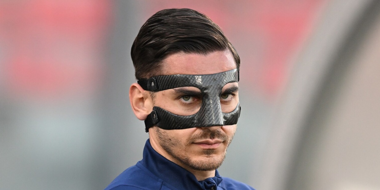 Meret come Osimhen? La maschera è diversa per due motivi