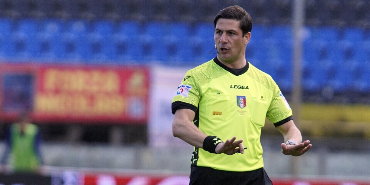 Lecce-Napoli, la moviola: Manganiello cade proprio nel recupero