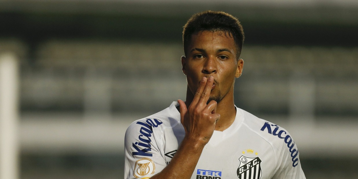 Roma, il Santos accetta l'offerta: cosa manca per chiudere Marcos Leonardo Roma, il Santos accetta l'offerta: cosa manca per chiudere Marcos Leonardo