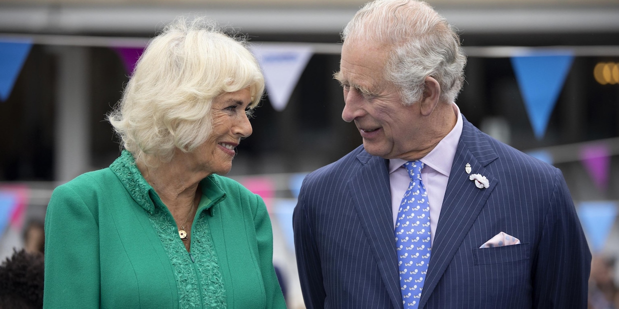 "Re Carlo e Camilla, matrimonio finito", altro duro colpo per la monarchia
 