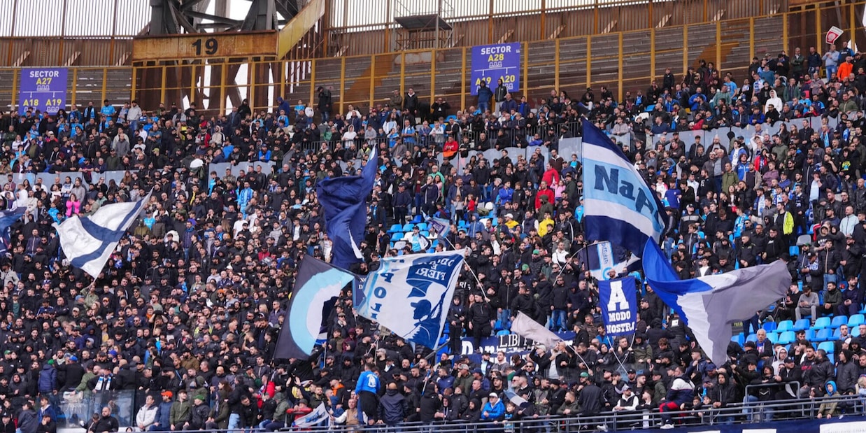 Napoli, un'onda azzurra al nuovo Bernabeu