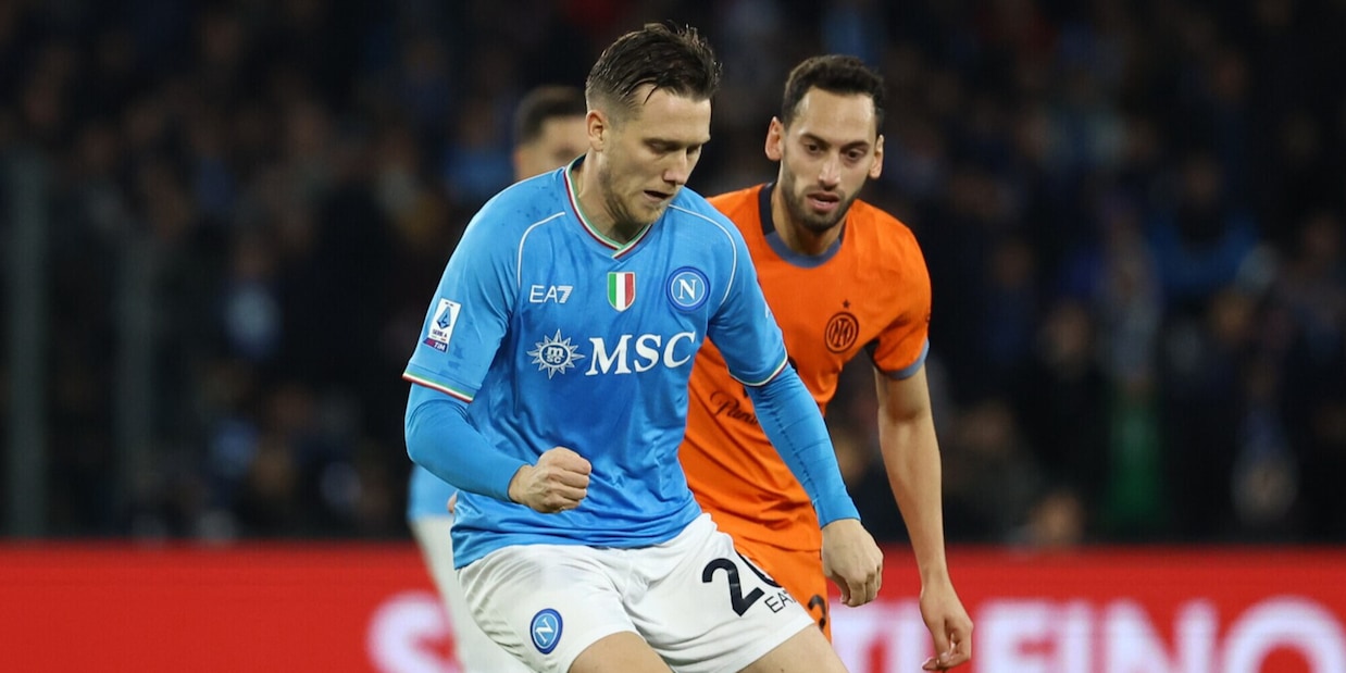Zielinski in scadenza a Napoli, via all'asta tra Inter e Juve: le cifre
