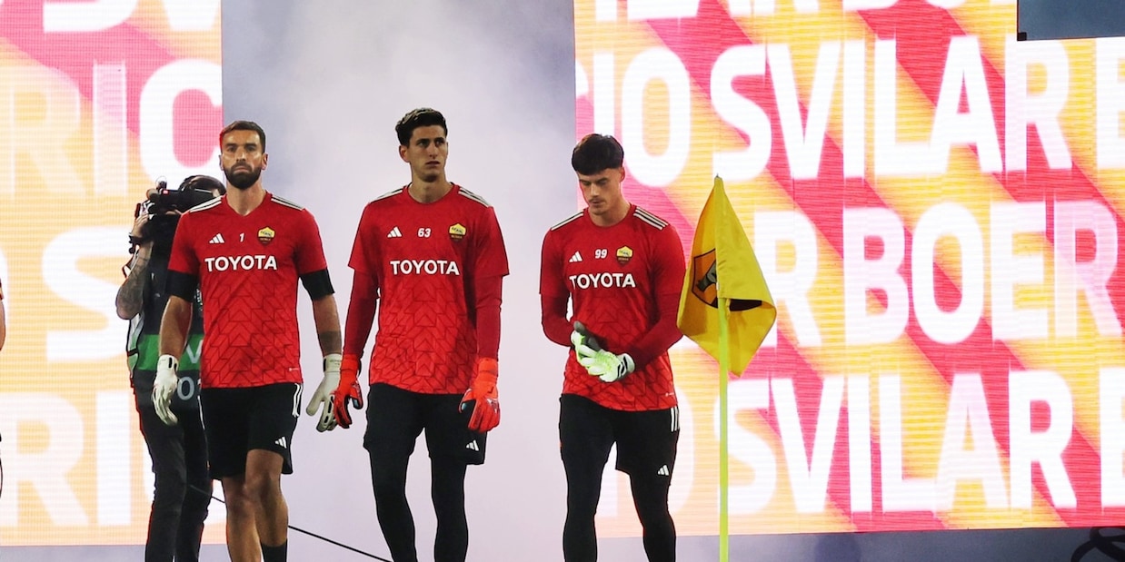 Roma, cambio in porta contro il Milan: out Rui Patricio, c'è Svilar. Il motivo