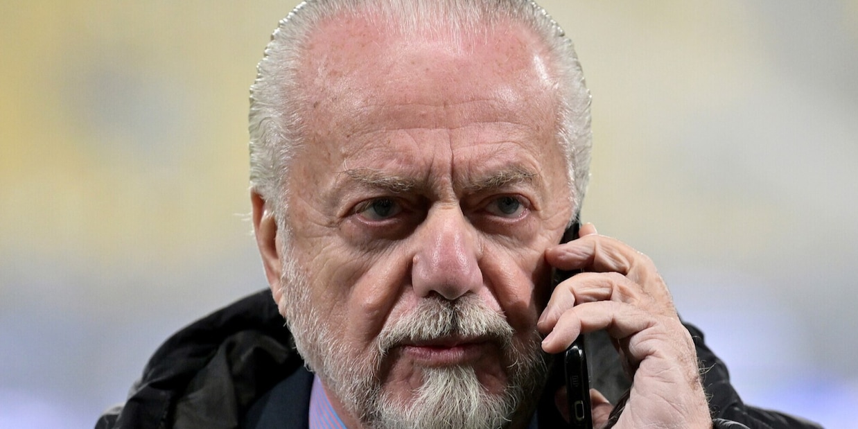 Napoli, il Re Sole che brucia