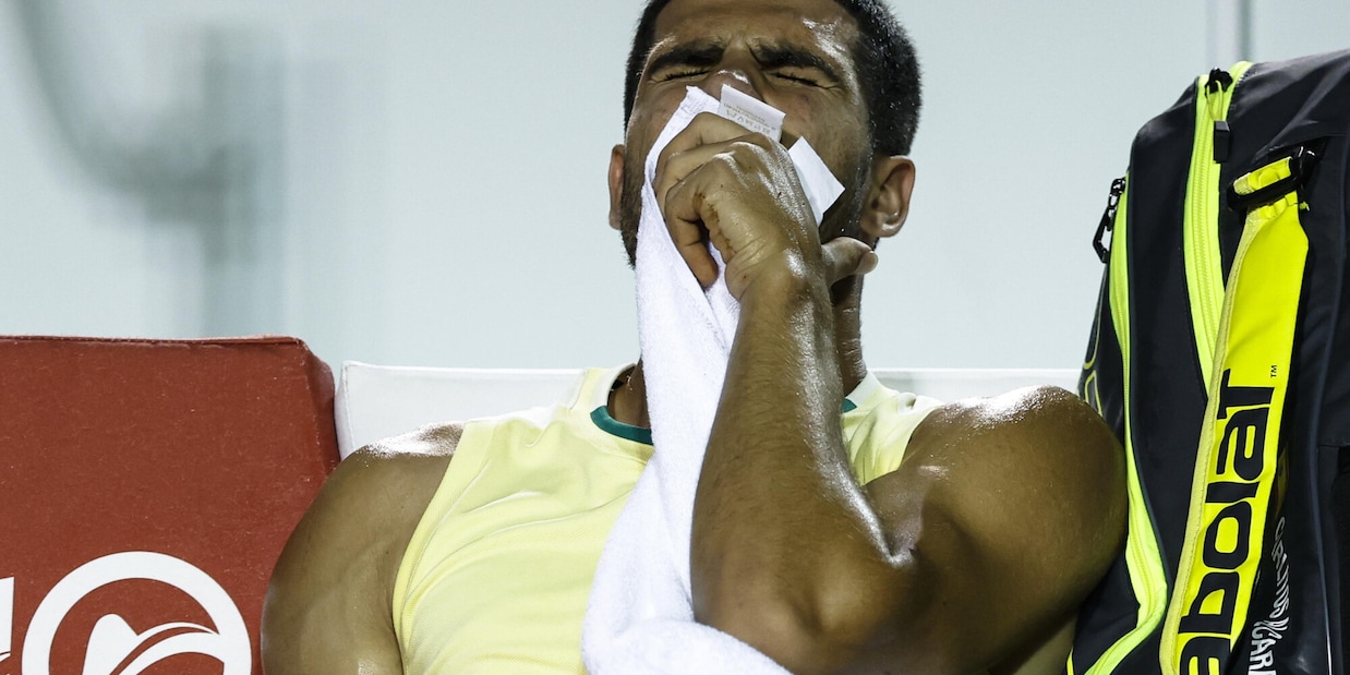 Alcaraz infortunato scoppia a piangere in campo a Rio: caviglia ko. Sinner si avvicina al n.2