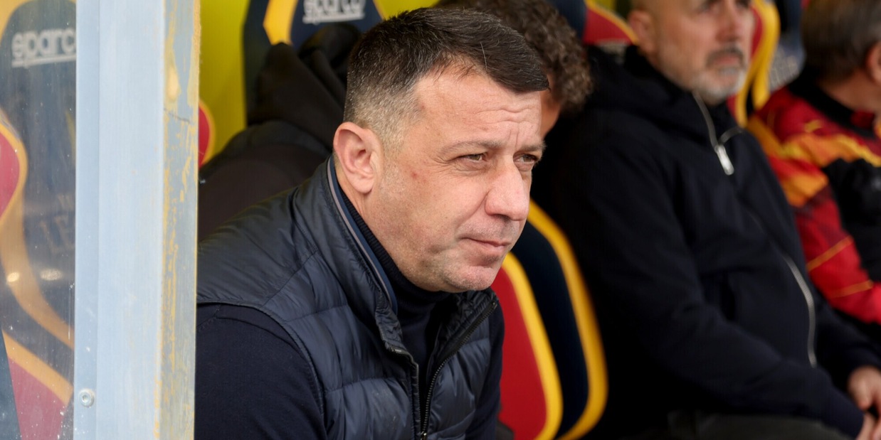 Caos D'Aversa, il Lecce valuta l'esonero dopo la testata: il nome più caldo