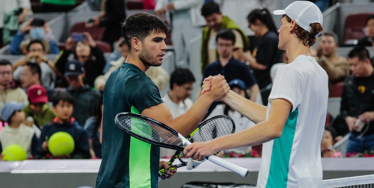 Sinner contro Alcaraz, tre cose da sapere: perché oggi è una sfida diversa