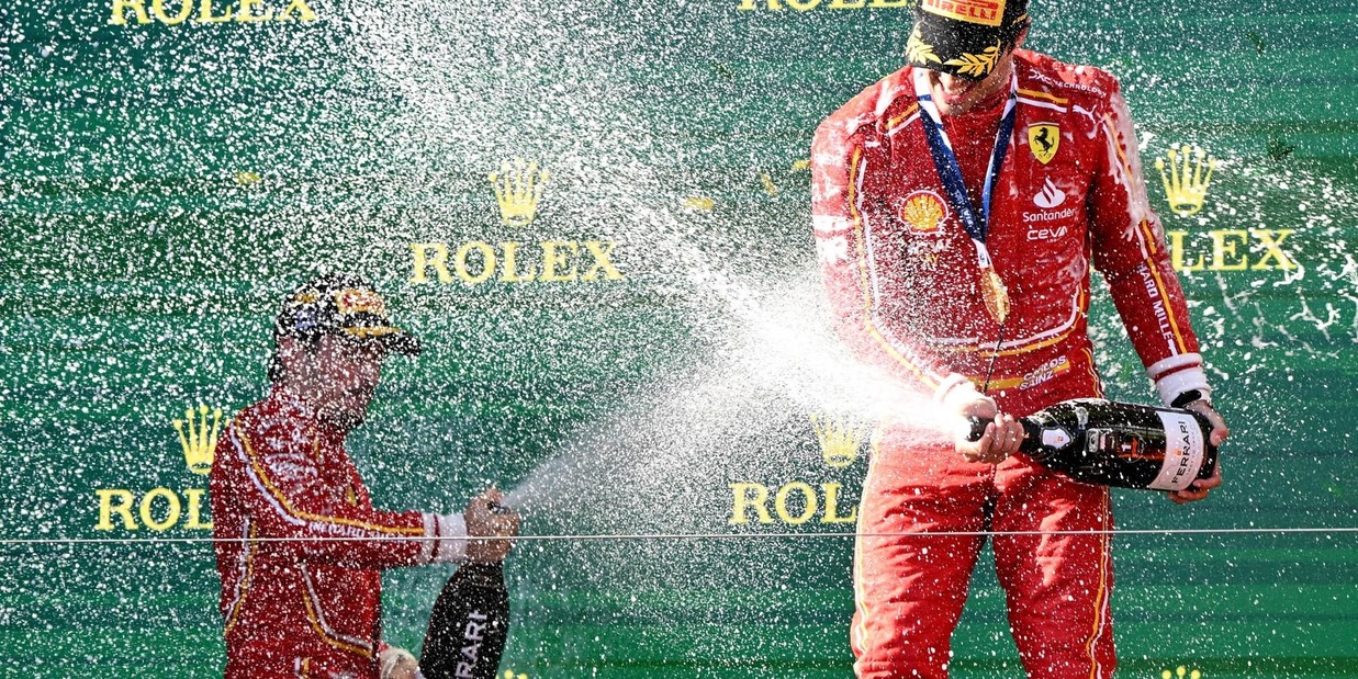 Ferrari, doppietta da sogno in Australia: vince Sainz davanti a Leclerc! 