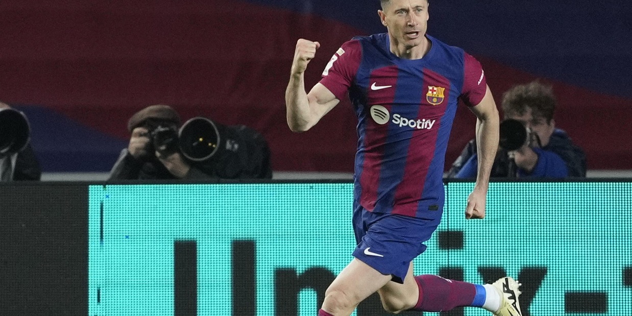 Lewandowski guida la remuntada: Barcellona-Valencia 4-2