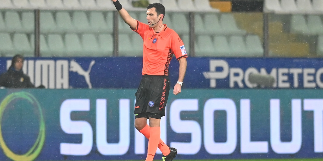 L'arbitro Volpi si dimette dopo Cremonese-Pisa: l'annuncio a sorpresa