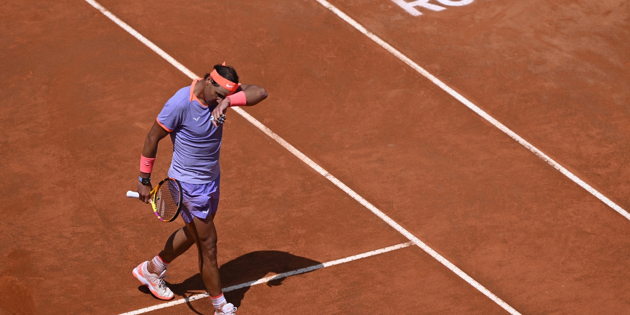 Nadal perde e saluta per sempre Roma: la standing ovation è da brividi