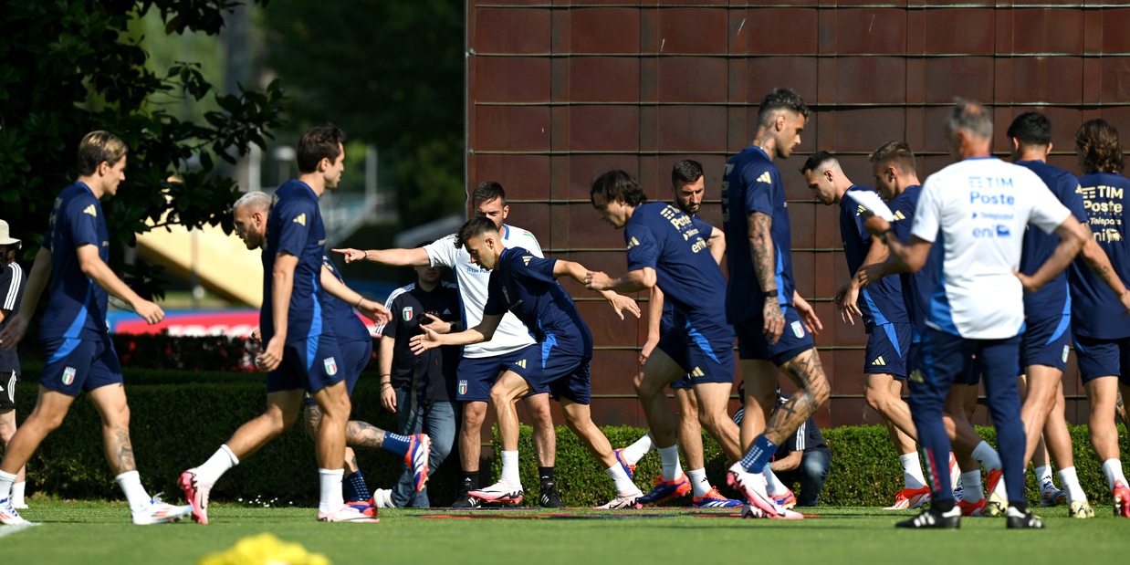 L'ultimo giorno degli azzurri a Coverciano, nel pomeriggio il volo per la Germania