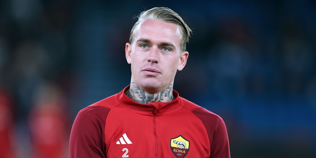 La Roma mette Karsdorp fuori dalla lista Serie A: tutti i motivi