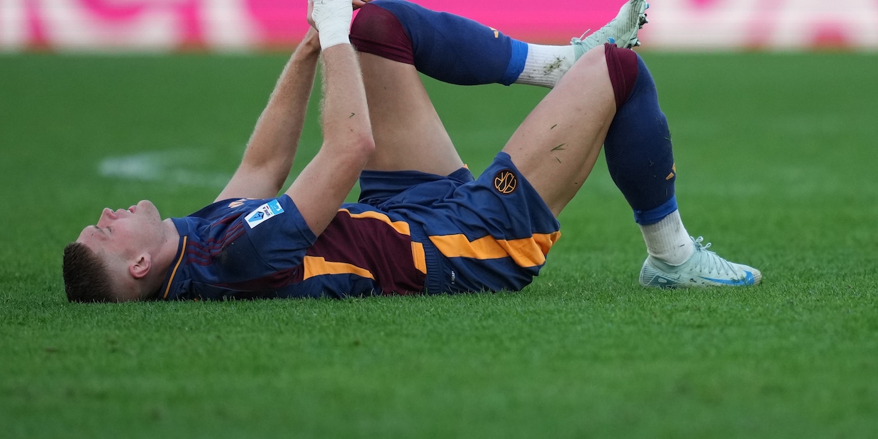 Roma, risonanza al ginocchio per Dovbyk: come sta e cosa è successo