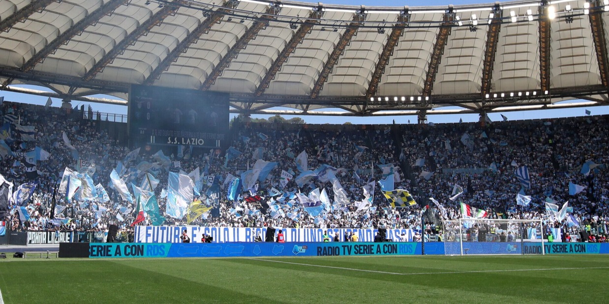 Lazio, i consigli ai tifosi per la trasferta ad Amsterdam: "Non rispondete alle provocazioni"