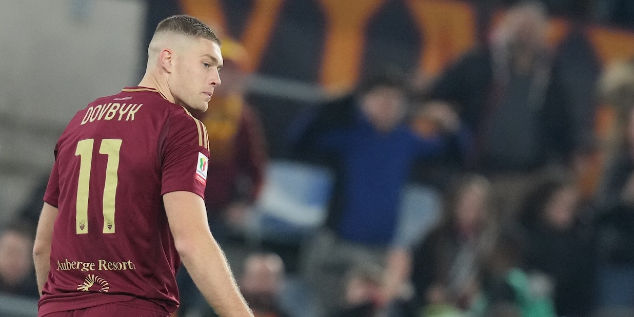 Dovbyk, due gol con la Roma ma non esulta: la frase della moglie sui social