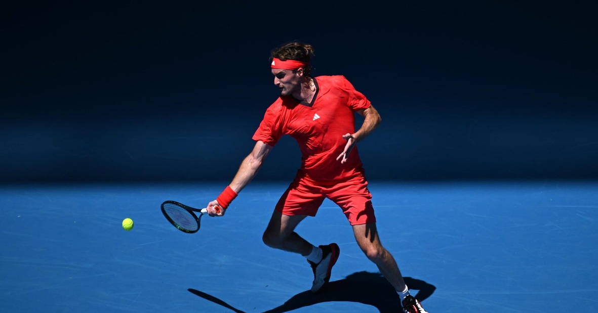 Australian Open, Tsitsipas subito fuori a sorpresa: "È colpa del karma"
