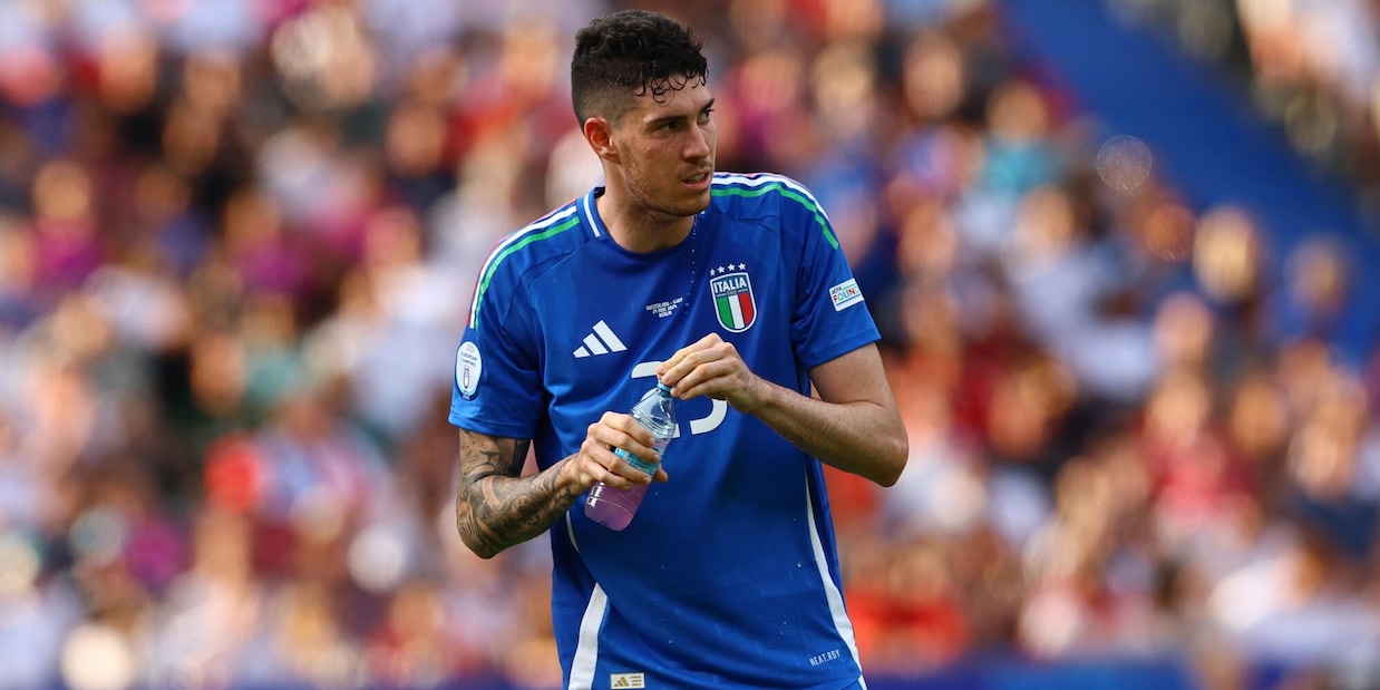 Bastoni si racconta: "Ho studiato da Bonucci e Chiellini, il Mondiale un obbligo"