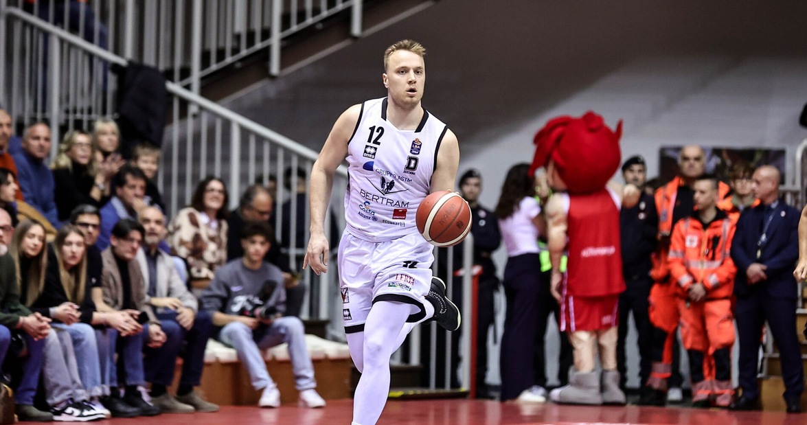 Basket, la Derthona perde Strautins: c'è lesione del crociato