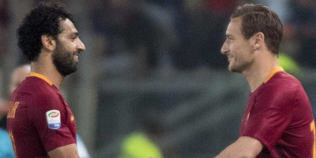 Retroscena Totti e Salah: "Li ho trovati nudi in doccia a palleggiare"