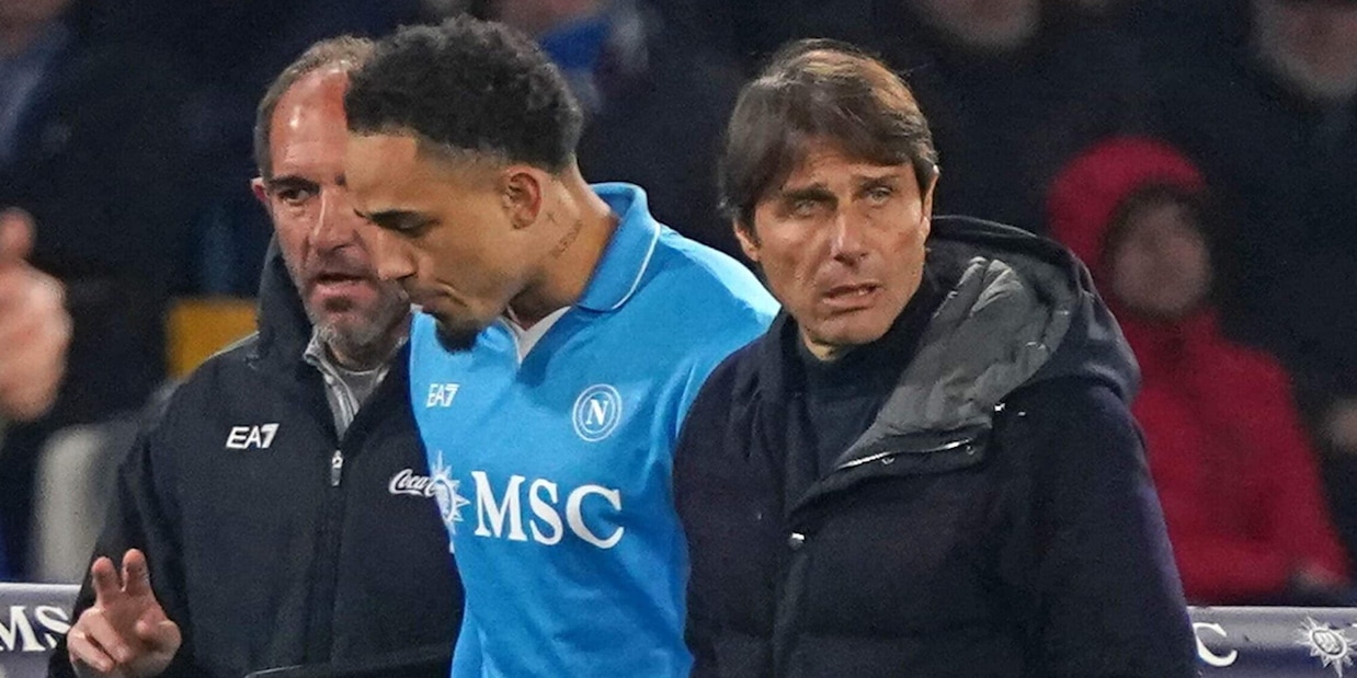 Napoli, in panchina manca l'uomo in più: Conte aspetta Okafor Napoli, in panchina manca l'uomo in più: Conte aspetta Okafor