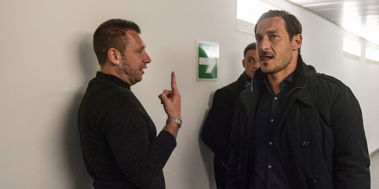 Totti show in diretta: "Vorrei Ancelotti alla Roma. E su Gasperini, Mourinho, Dybala..."