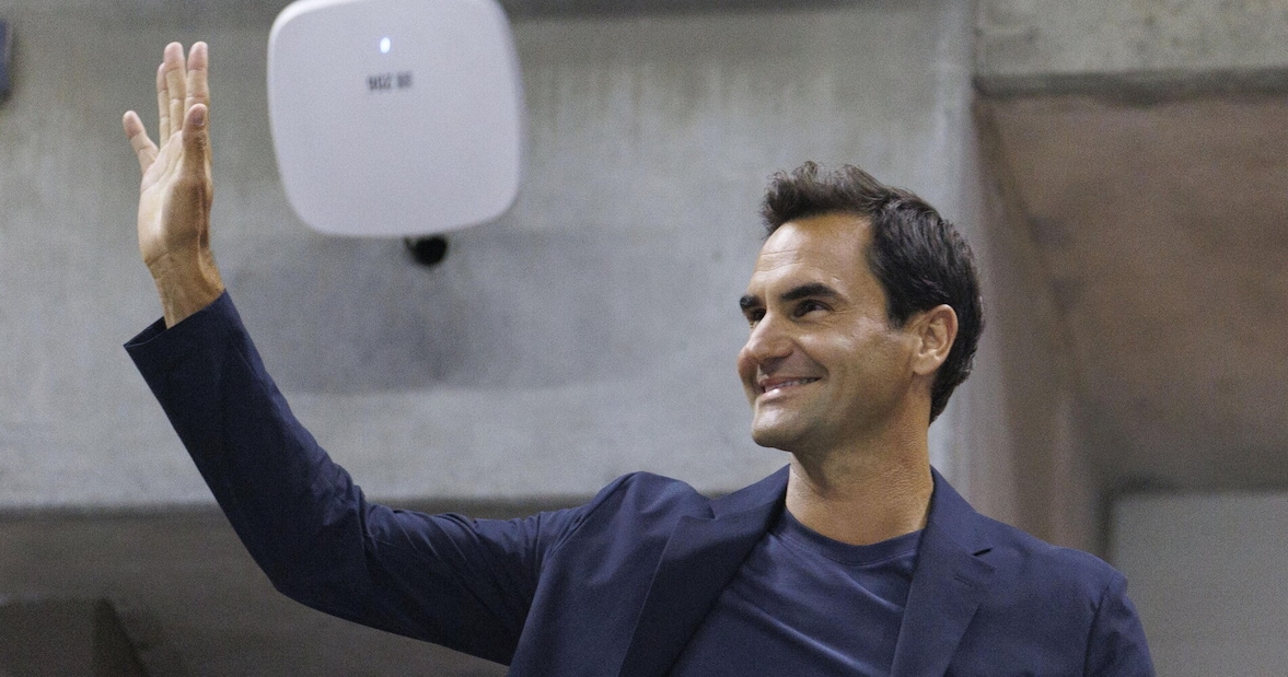 Incredibile Federer: guadagna più soldi ora di quando giocava. Come è possibile e le cifre di cui si parla