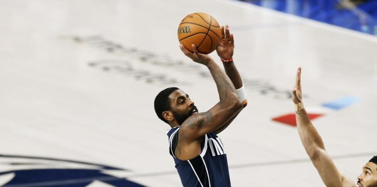 Nba, Miami batte Boston: Davis trascina i Mavericks Nba, Miami batte Boston: Davis trascina i Mavericks