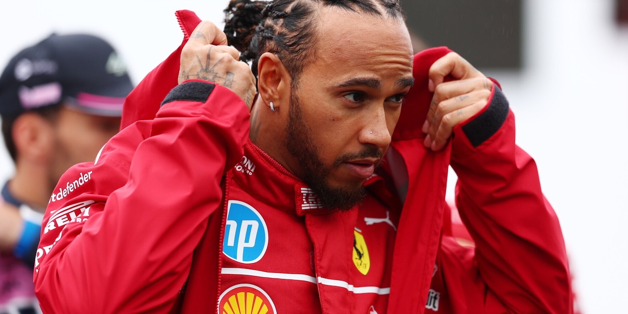 Ferrari, il nuovo flop è a un passo. E l'effetto da copertina di Hamilton è quasi svanito