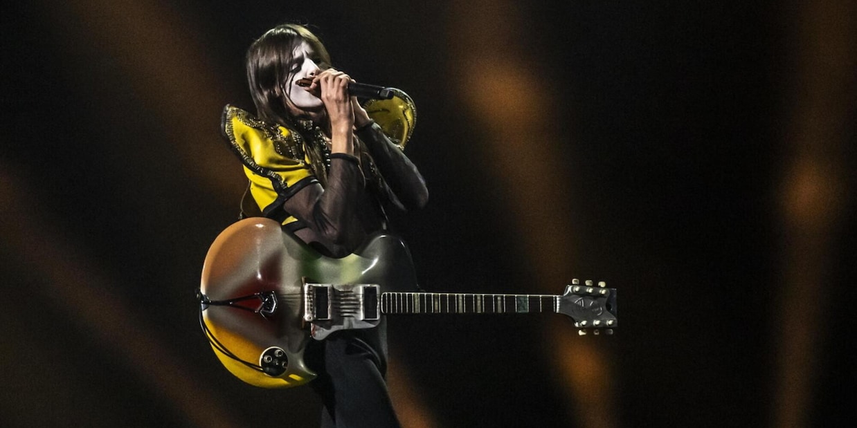 Lucio Corsi all'Eurovision 2025, ecco perché non ha cambiato vestiti (e ha infranto una regola)