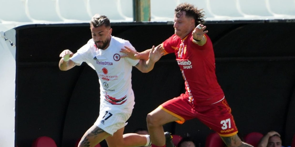 Messina retrocesso in Serie D, il Foggia vince i playout ed è salvo Messina retrocesso in Serie D, il Foggia vince i playout ed è salvo