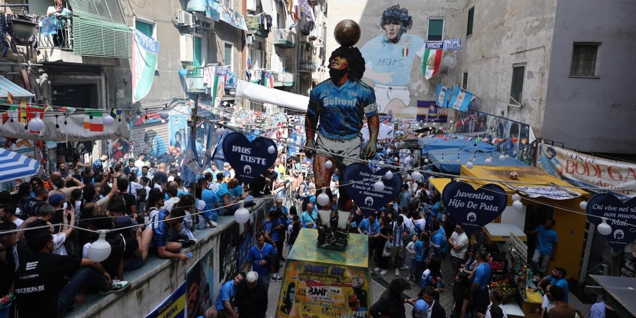 "Ho visto Maradona": una statua di oltre 6 metri per il Pibe de Oro