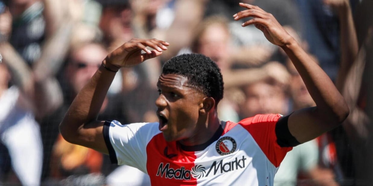 Givairo Read e il maestro Van Persie
