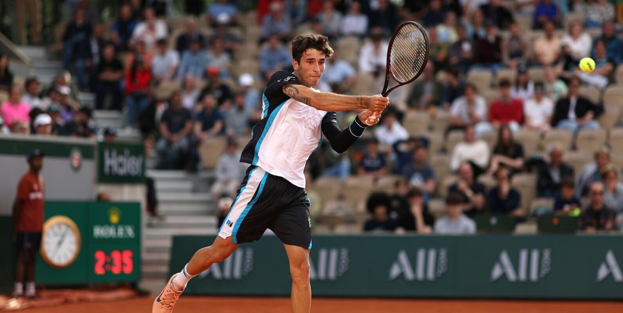Roland Garros, Gigante da urlo: battuto Tsitsipas in quattro set