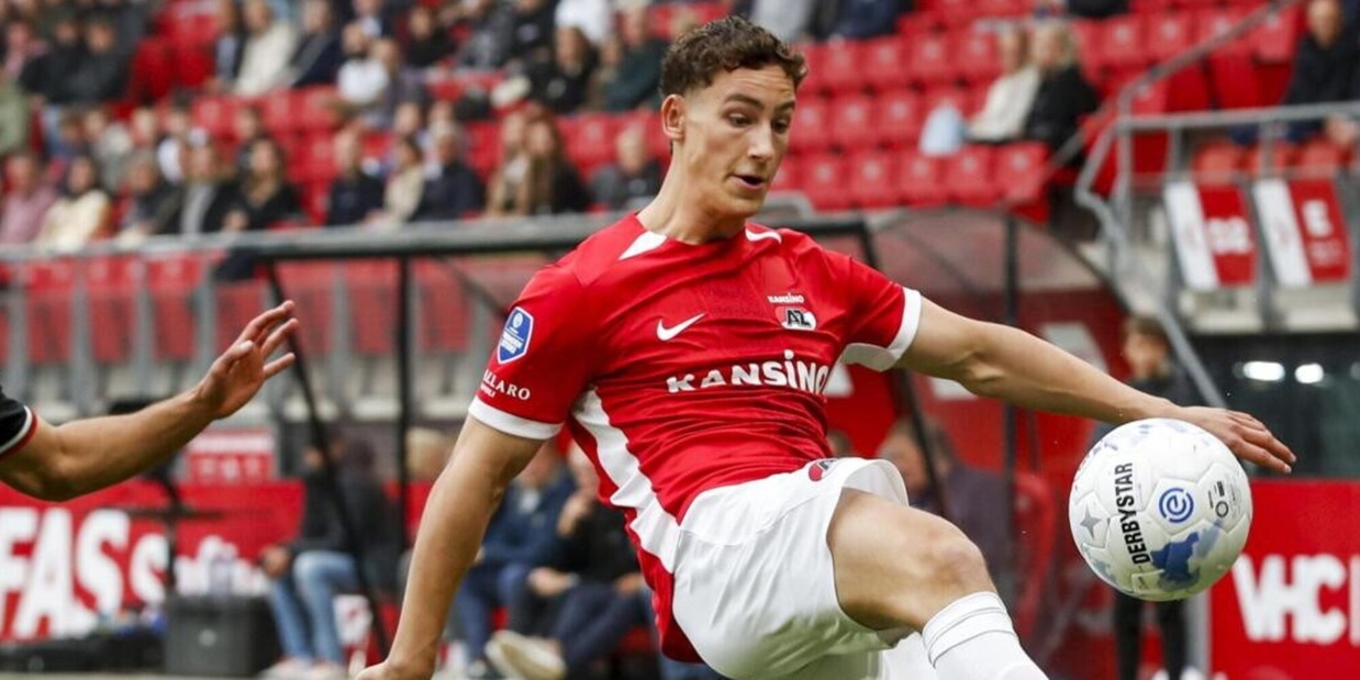 Sì al Bologna: è in arrivo Van Bommel