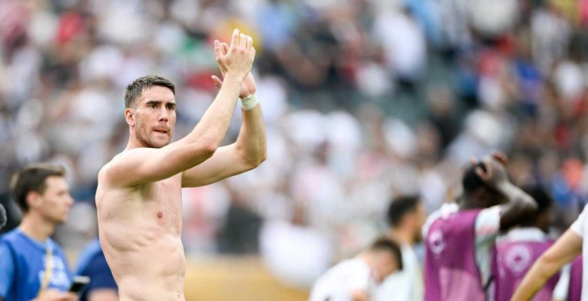 Vlahovic va a scadenza e blocca l'attacco Juve: cosa succede ora