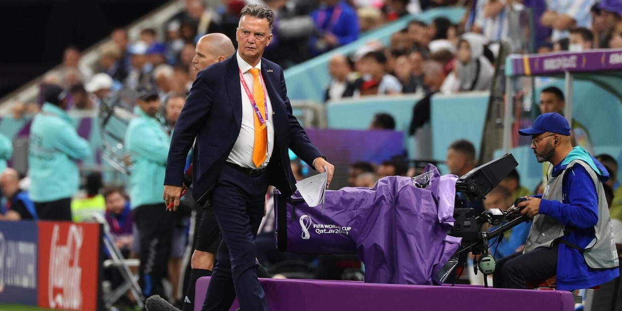 Van Gaal annuncia: "Ho sconfitto il tumore". E su Farioli...