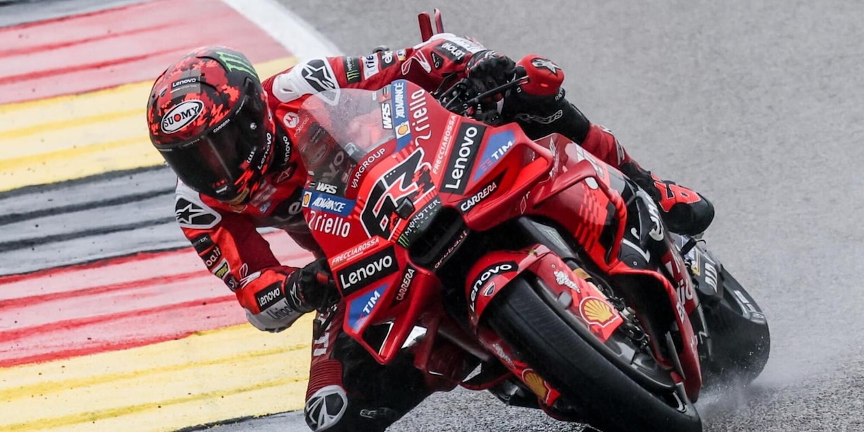 MotoGp Germania, trionfa ancora Marc Marquez davanti ad Alex e Bagnaia
MotoGp Germania, trionfa ancora Marc Marquez davanti ad Alex e Bagnaia