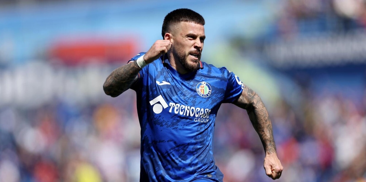 Paura per Carles Perez, ricoverato in ospedale: morso ai genitali da un cane in Grecia
