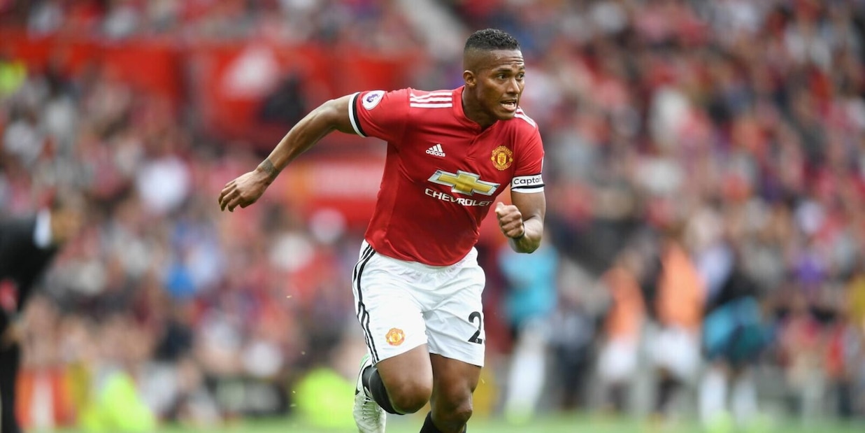 Salva un uomo dal suicidio: il gesto dell'ex Manchester United Salva un uomo dal suicidio: il gesto dell'ex Manchester United