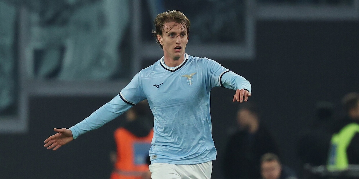 Il muro Rovella e la riscoperta dei lanci lunghi: le novità della Lazio di Sarri