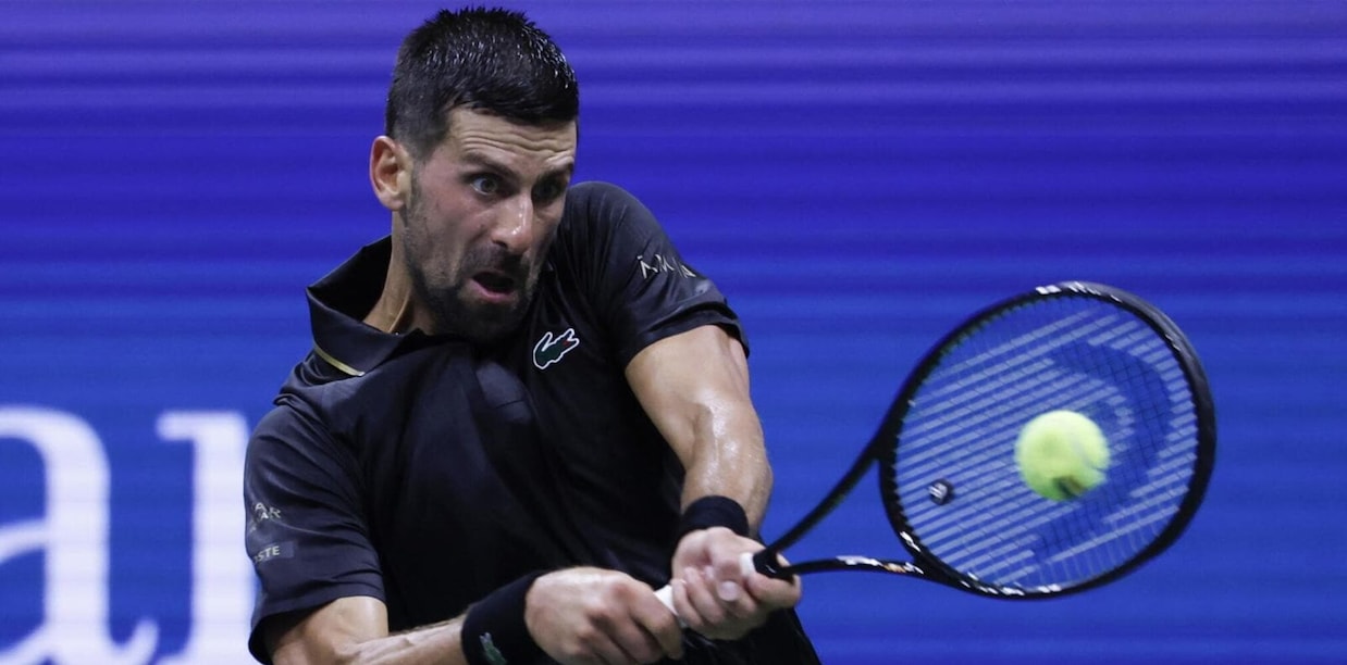 Us Open Djokovic, esordio vincente ma le sue condizioni preoccupano: “Ho iniziato a sentirmi male…”