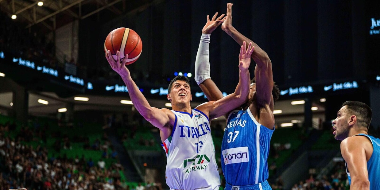 Europei, Antetokounmpo trascina la Grecia: l'Italia di Pozzecco va ko all'esordio
