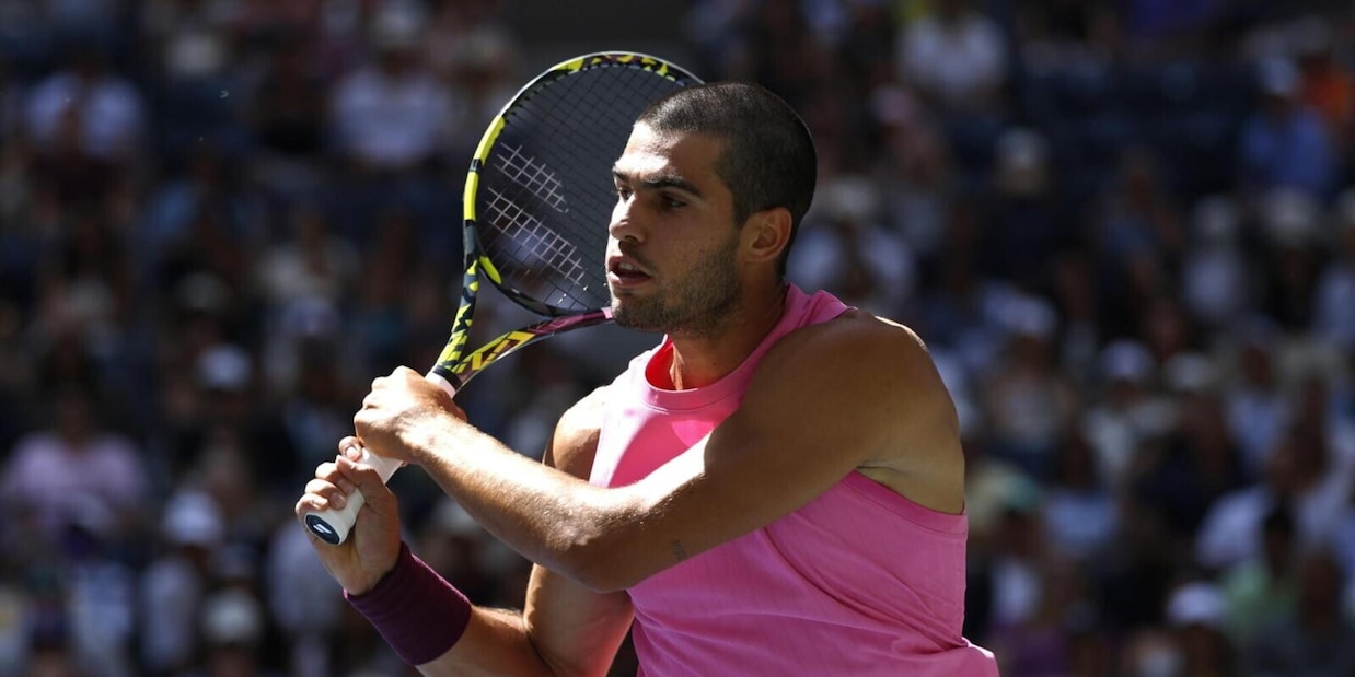 Alcaraz, la clamorosa indiscrezione sul taglio di capelli e i paragoni con Sinner sugli sponsor