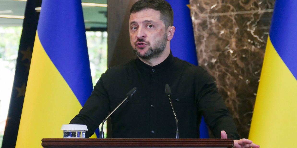 
            
            Zelensky, raid russo nel Donetsk uccide 20 civili
          