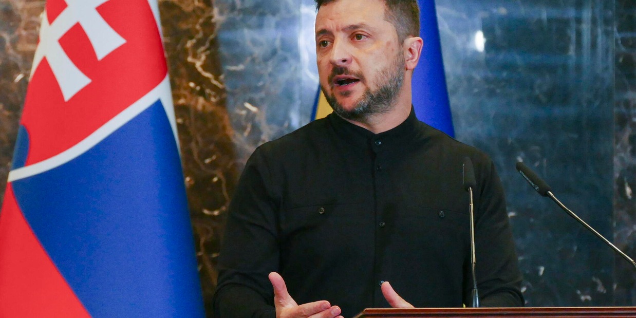 
            
            Zelensky, 8 droni verso Polonia, pericoloso precedente
          