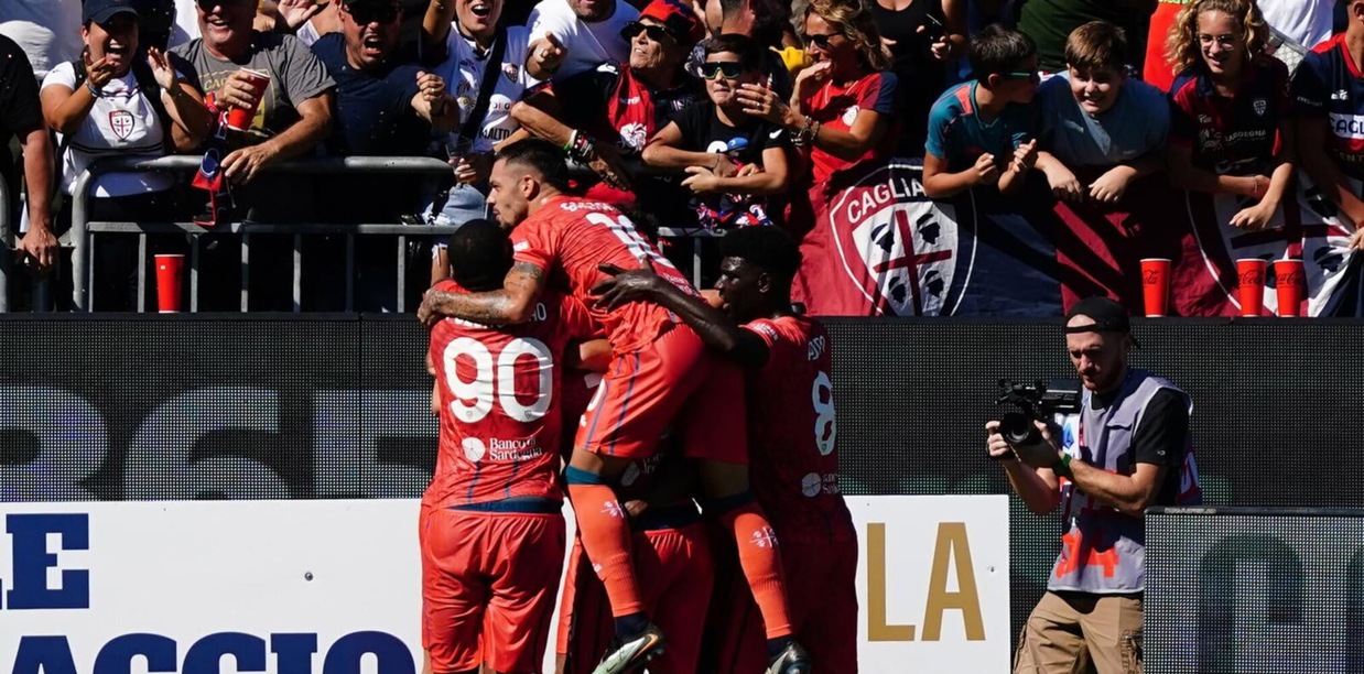 Cagliari, primi tre punti in campionato contro il Parma: decidono Mina e Felici