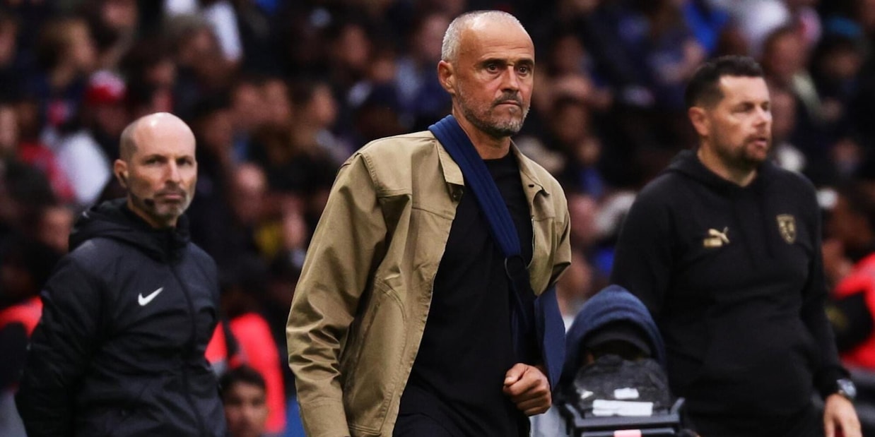 Psg, Luis Enrique allena dalla tribuna per un tempo: ecco il motivo