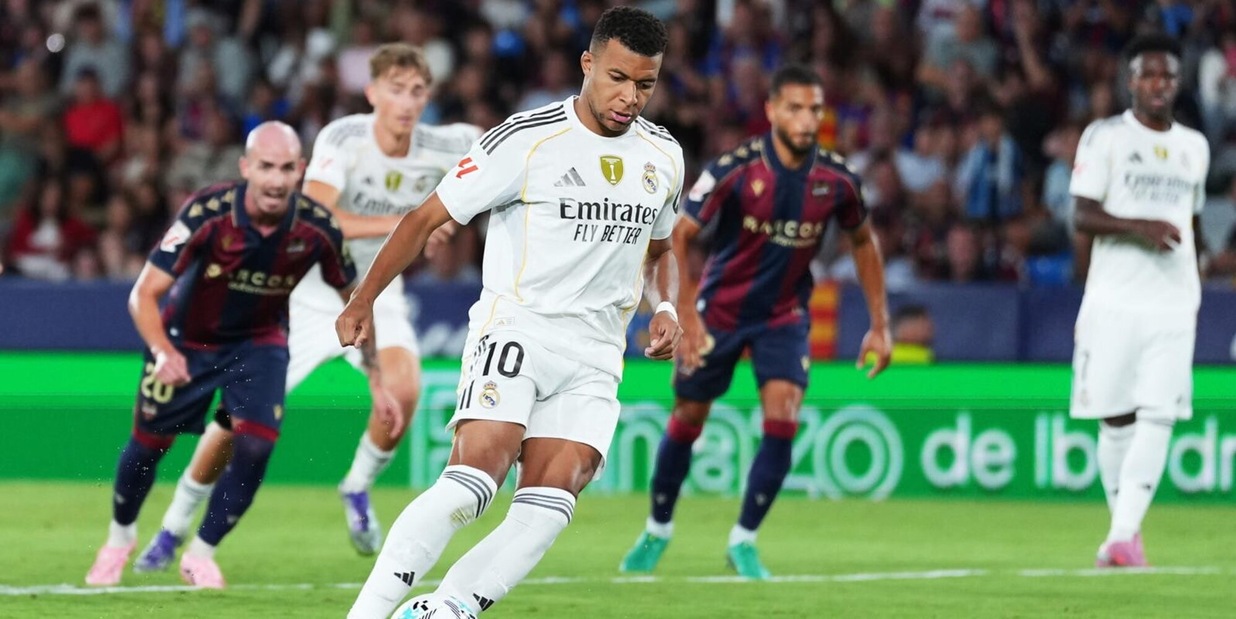 Vinicius trascina il Real Madrid: cucchiaio e gol d'autore nel 4-1 al Levante
